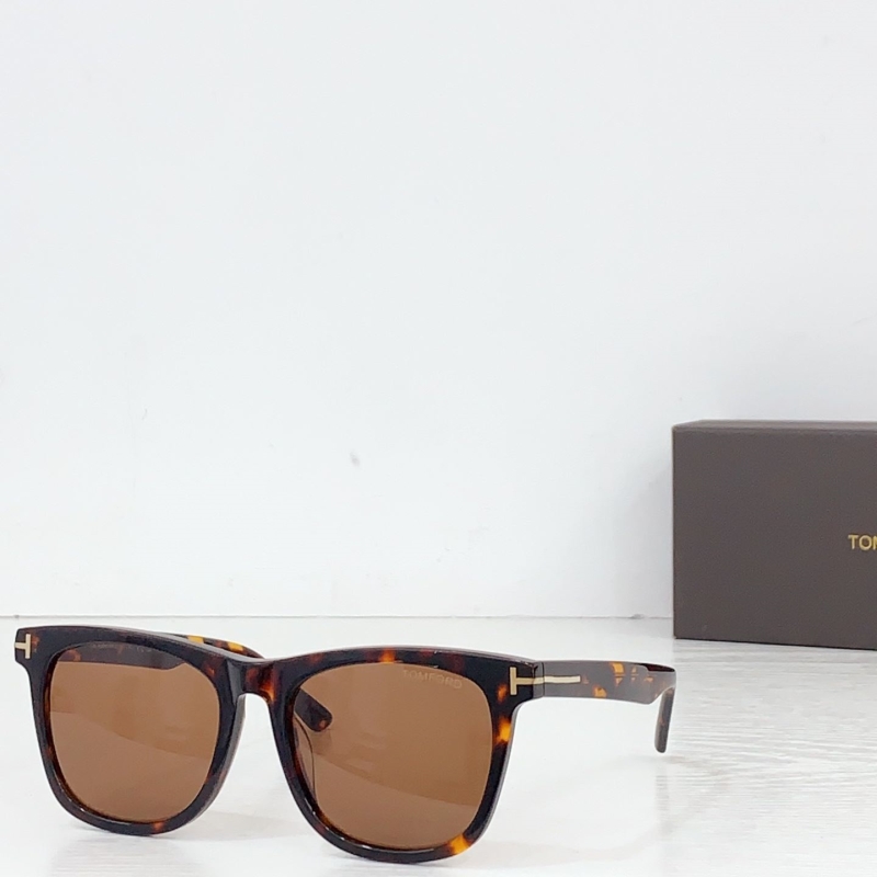 TOM FORD